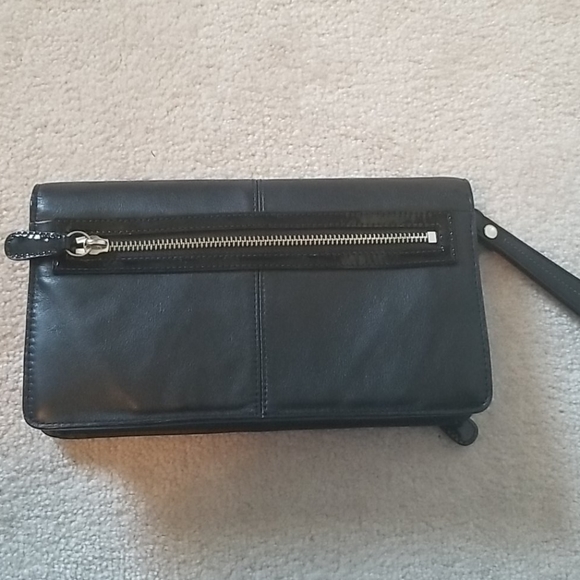 Black leather zippered clutch - Picture 5 of 5